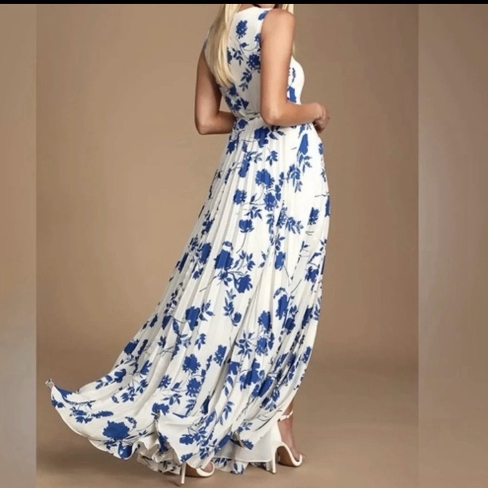 Lulu's White and Blue Floral Maxi Dress XL NWT - Picture 2 of 7